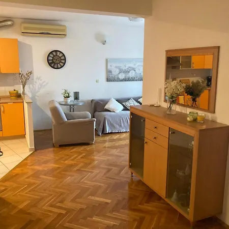 Coastal Calm Apartment *